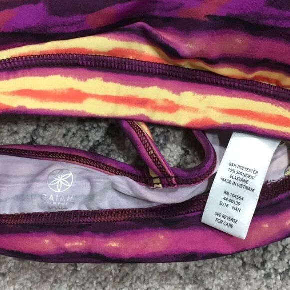 GAIAM sports bra. NWOT - Picture 4 of 4
